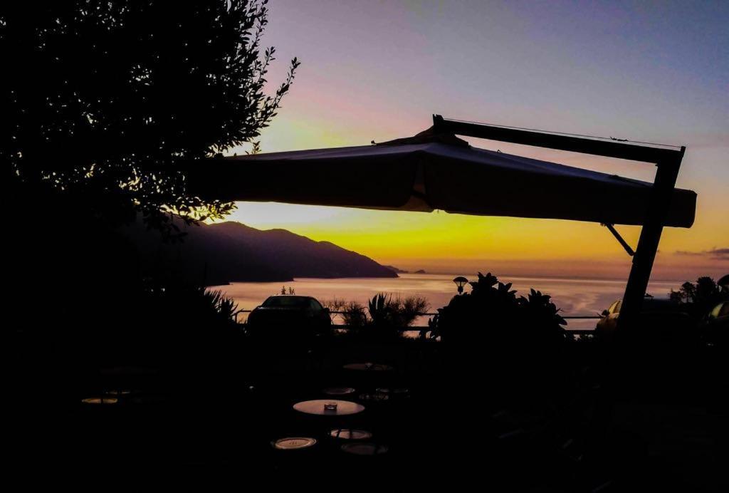 Albergo Suisse Bellevue Monterosso al Mare Bagian luar foto